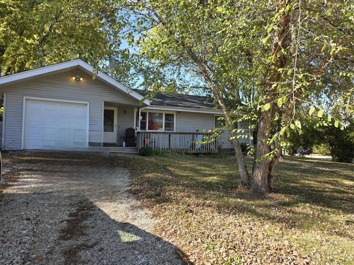 200 S Beck Rd., Lindenhurst, IL 60046