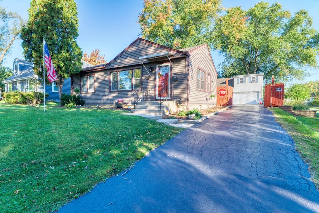 140 W Sunset Ave., Lombard, IL 60148