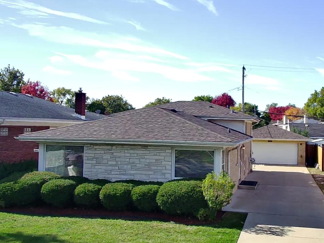 2610 Sunnyside Ave., Westchester, IL 60154