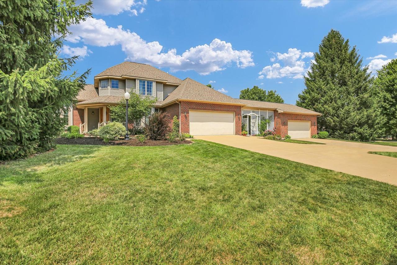 2404 Fogel Rd., Mahomet, IL 61853