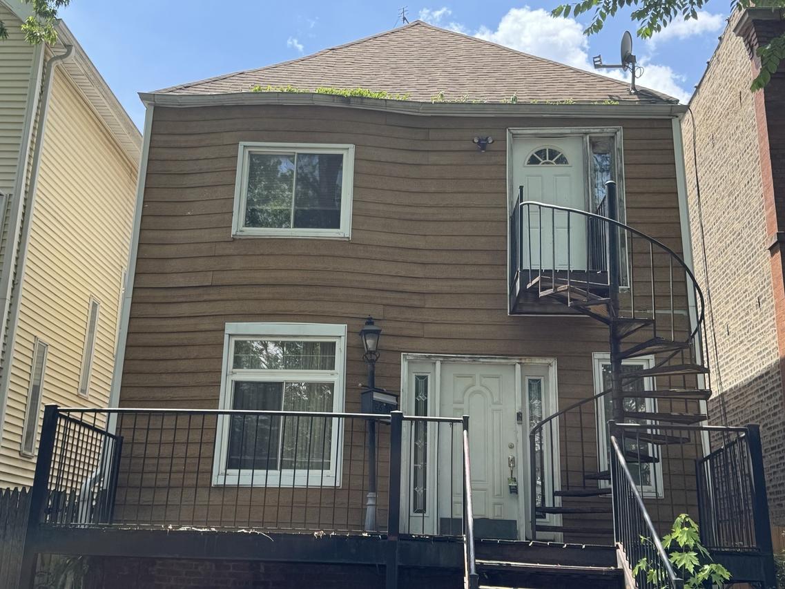 2630 N Central Park Ave., Chicago, IL 60647