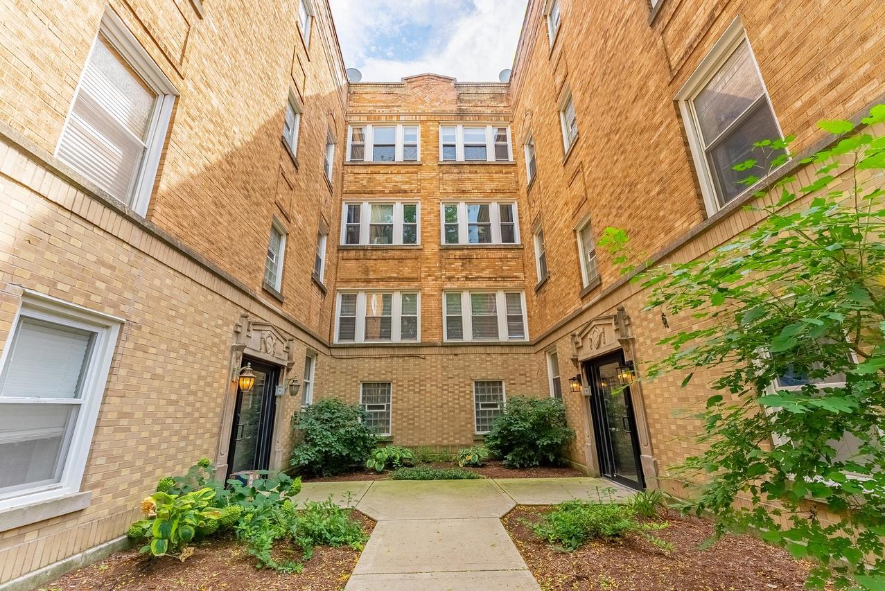 3707 W Altgeld St. #1, Chicago, IL 60647