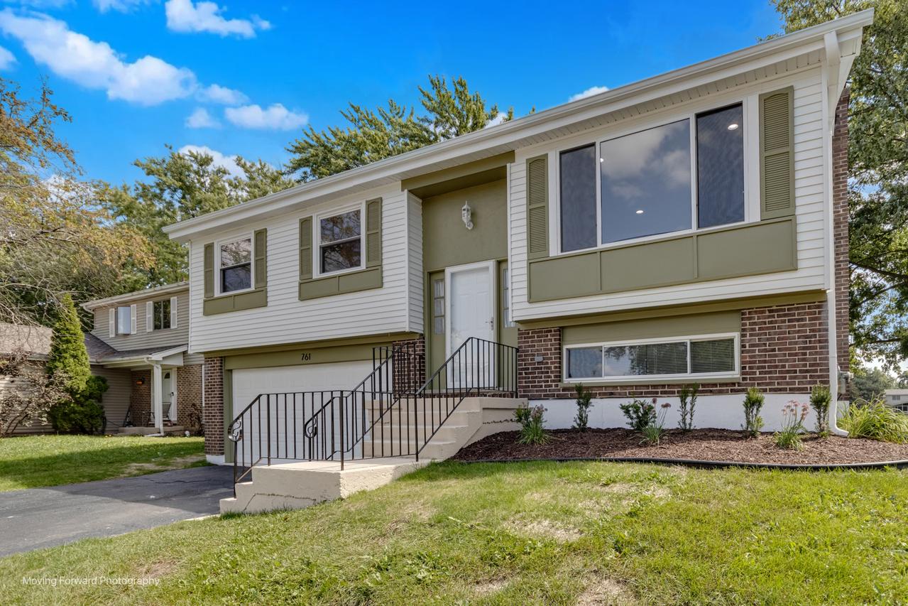 5S761 Malibu Ln., Naperville, IL 60540