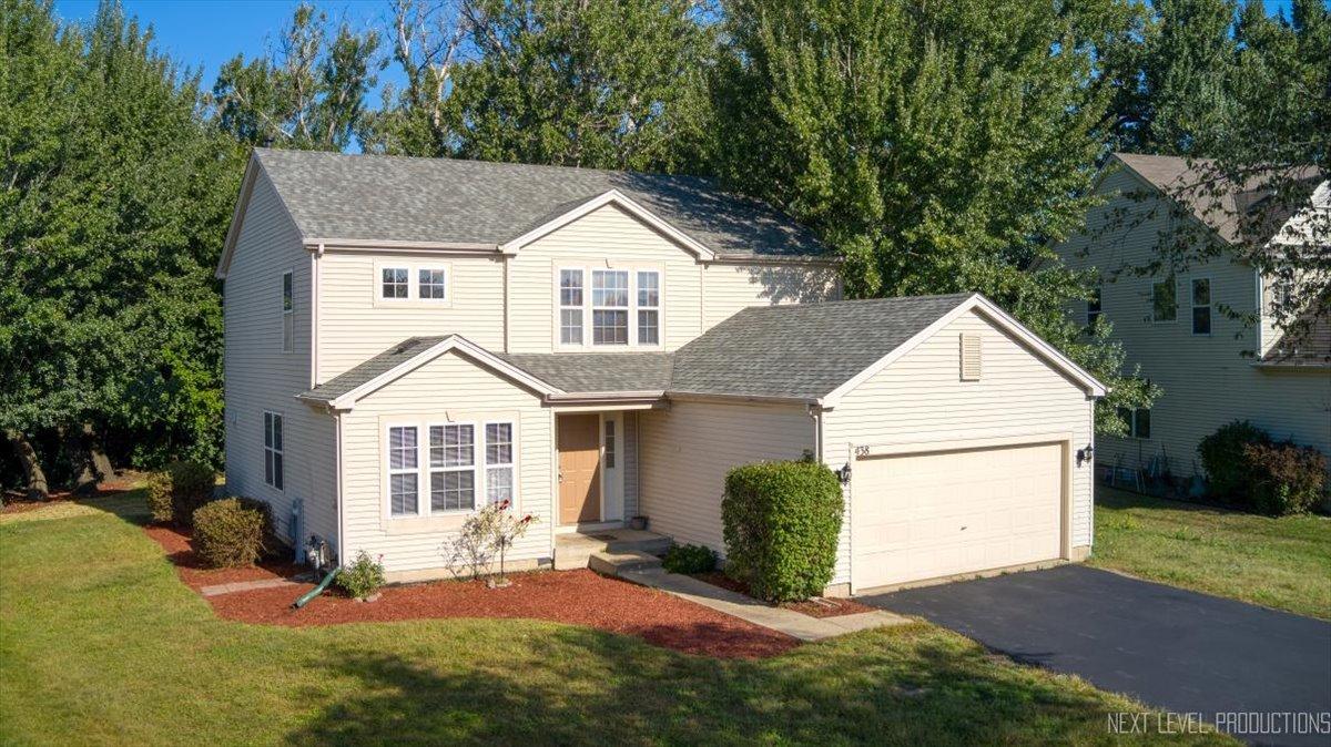 438 W Meadow Mist Ln., Round Lake, IL 60073