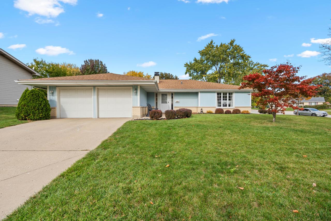 1310 Blair Ln., Hoffman Estates, IL 60169