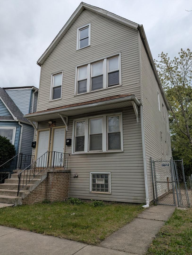 8209 S Coles Ave., Chicago, IL 60617
