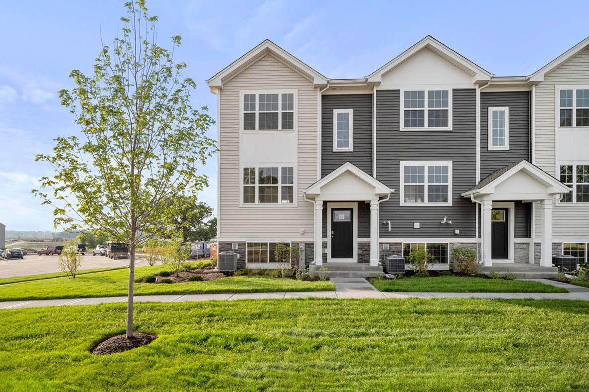 881 Briar Glen Ct., Hampshire, IL 60140