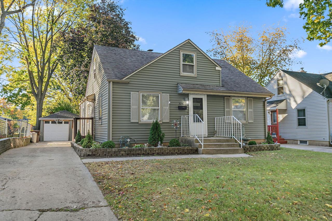 3243 Carolina Ave., Rockford, IL 61108