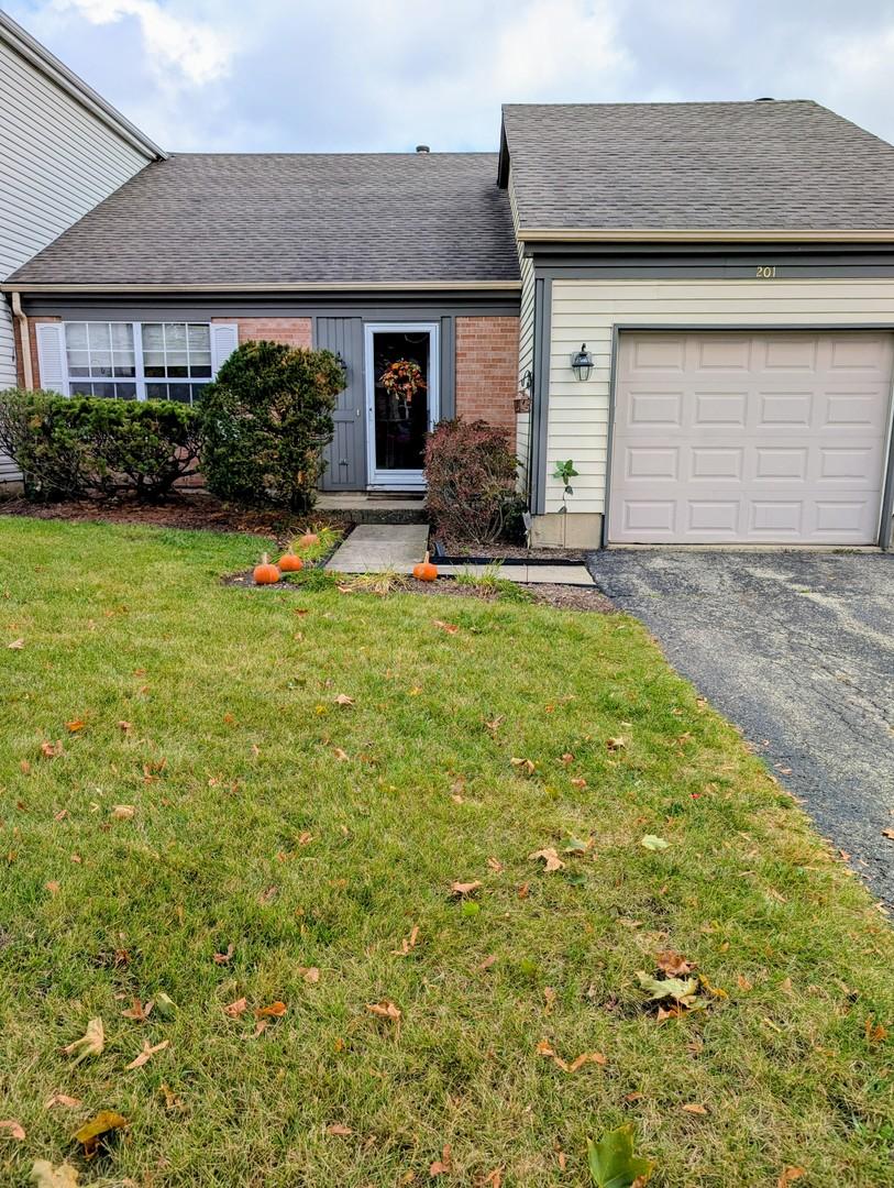 201 Bingham Cir., Mundelein, IL 60060