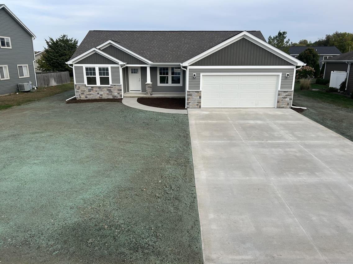 327 Rachel Way, Utica, IL 61373