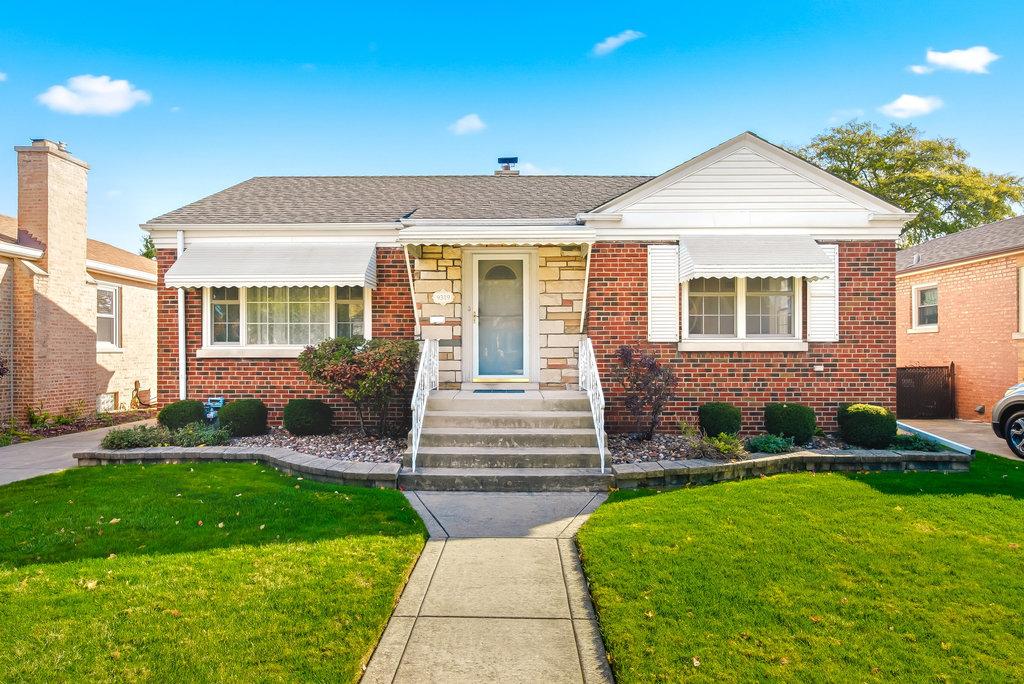 9319 S Ridgeway Ave., Evergreen Park, IL 60805