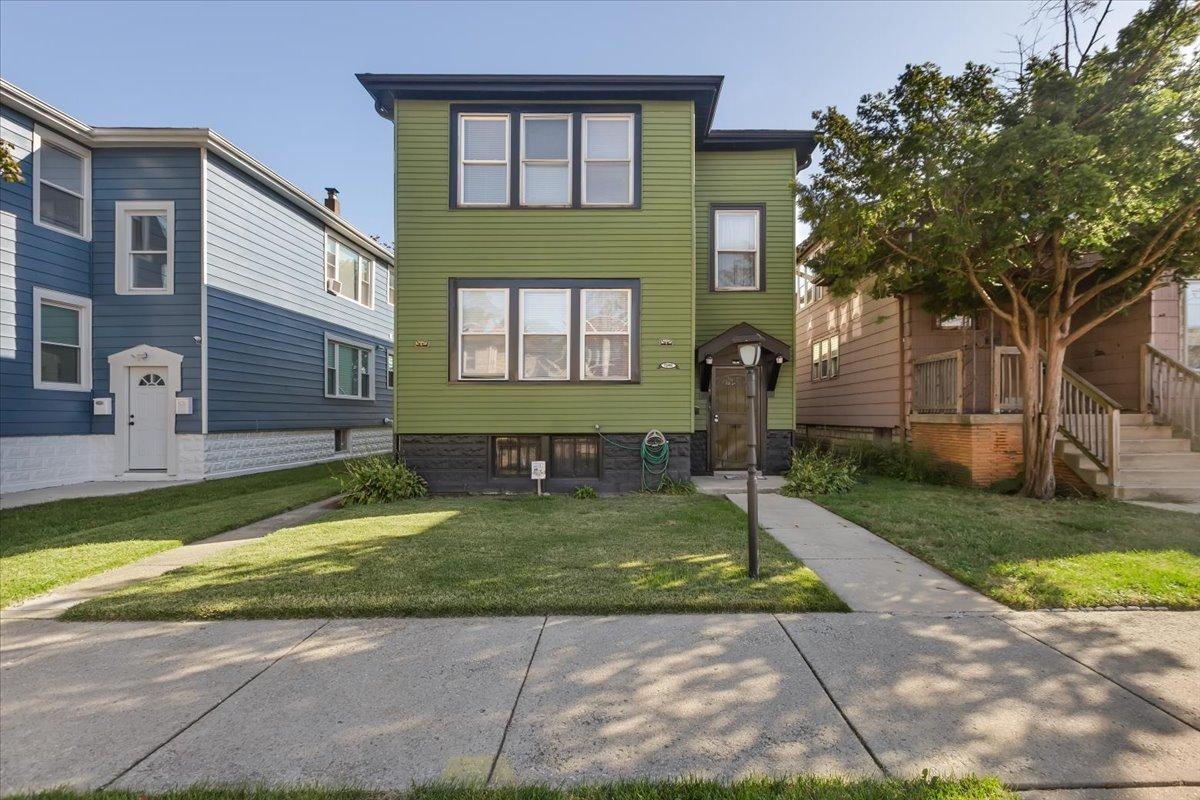 12051 S La Salle St., Chicago, IL 60628