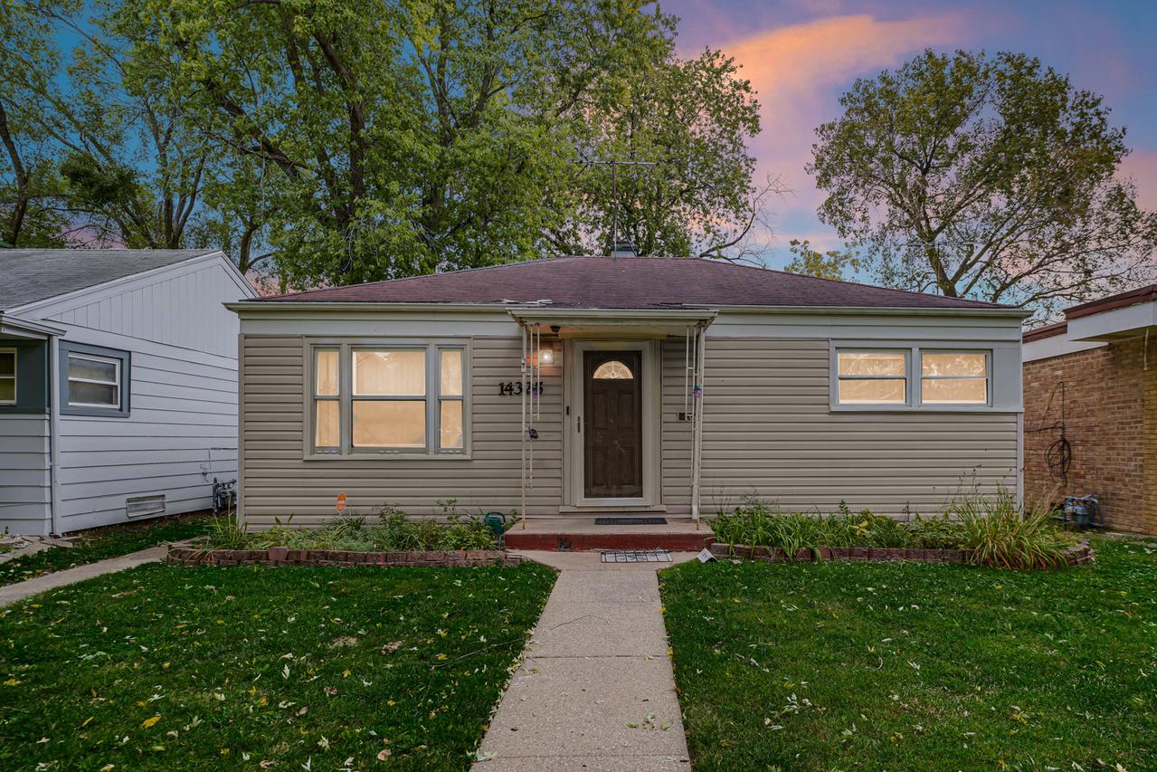 14325 Park Ave., Harvey, IL 60426
