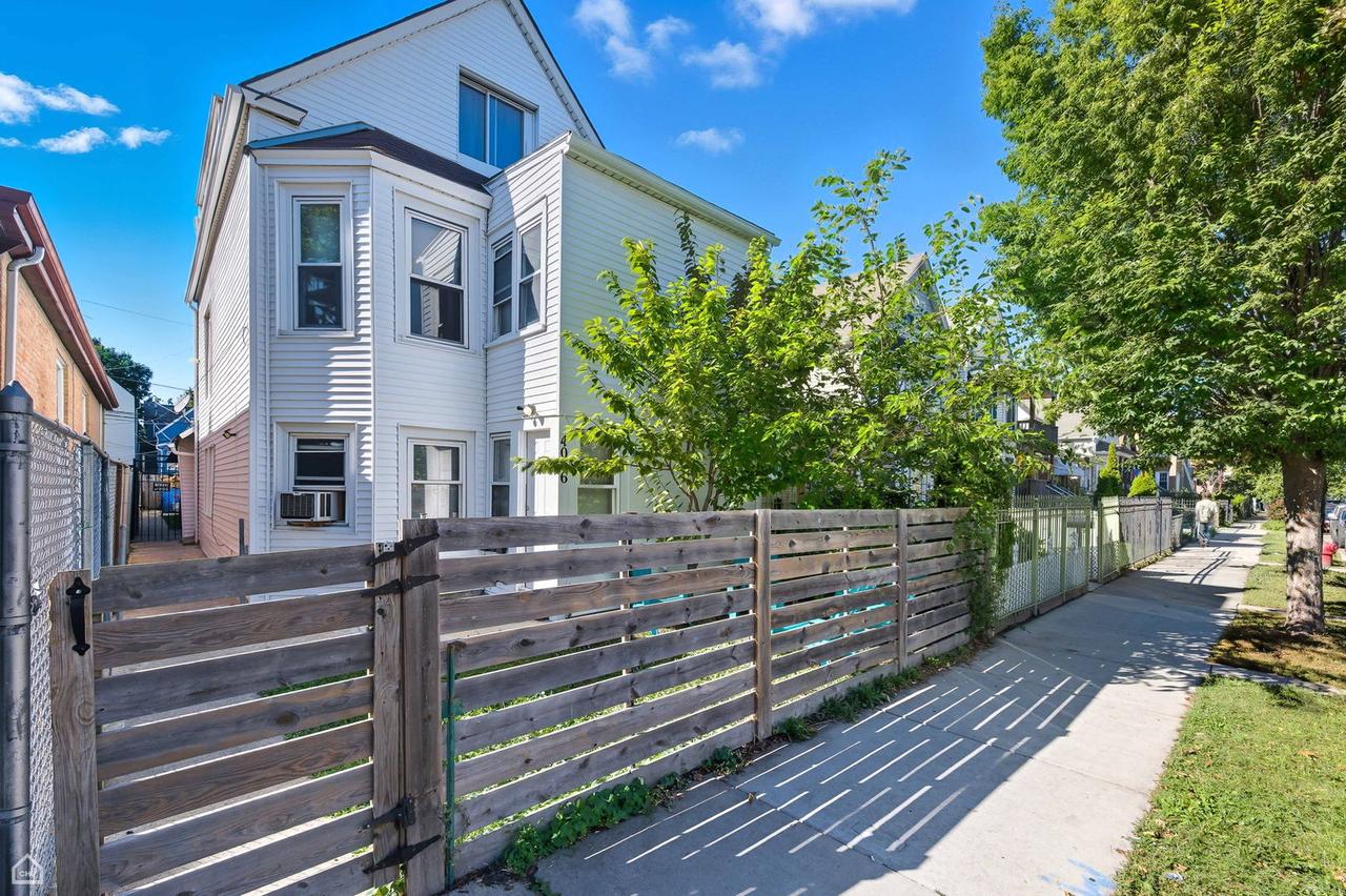 4026 N Kimball Ave., Chicago, IL 60618
