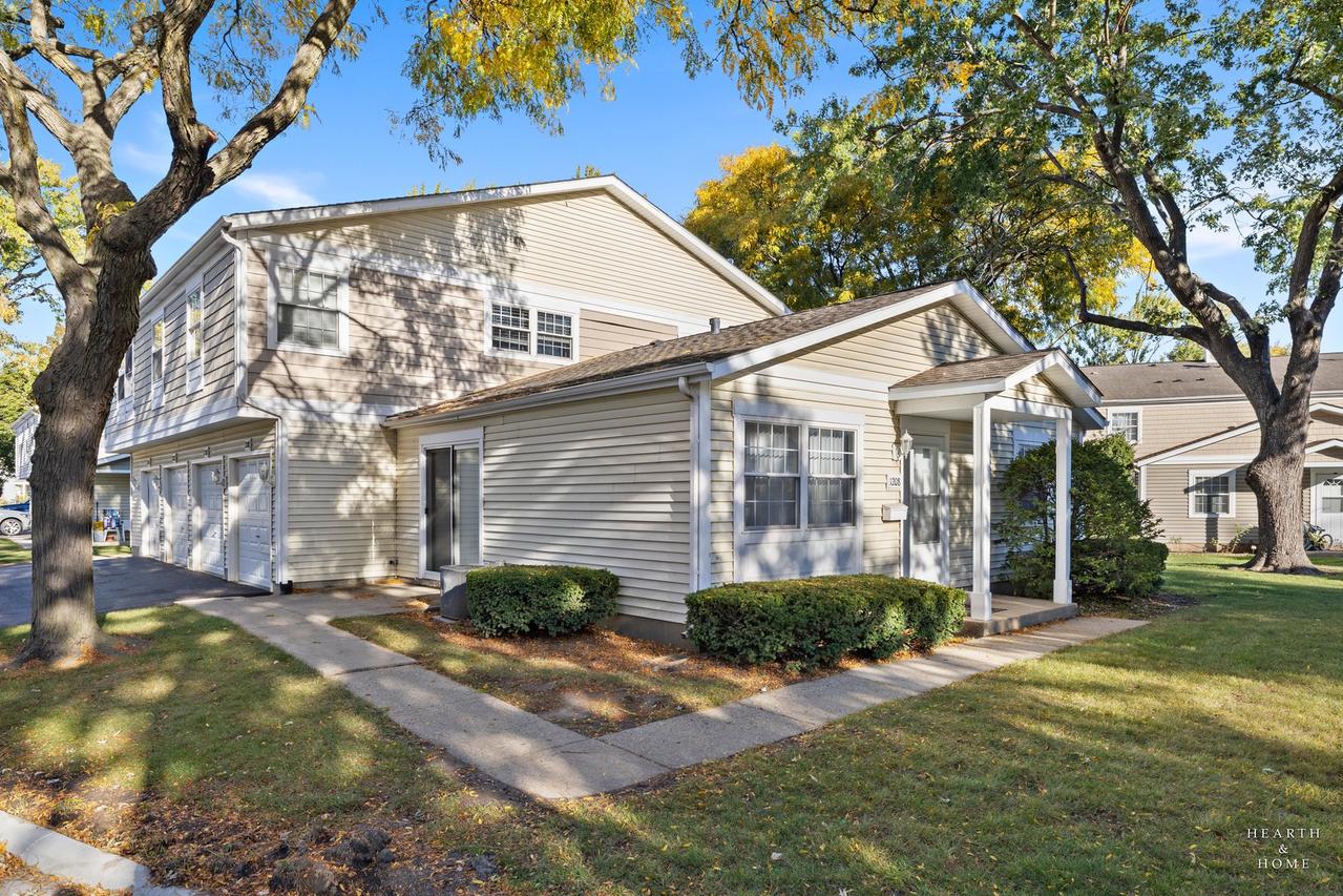 1208 Quincy Ct., Wheeling, IL 60090