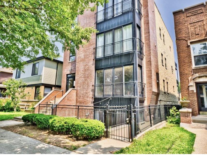 6439 N Rockwell St. #2, Chicago, IL 60645