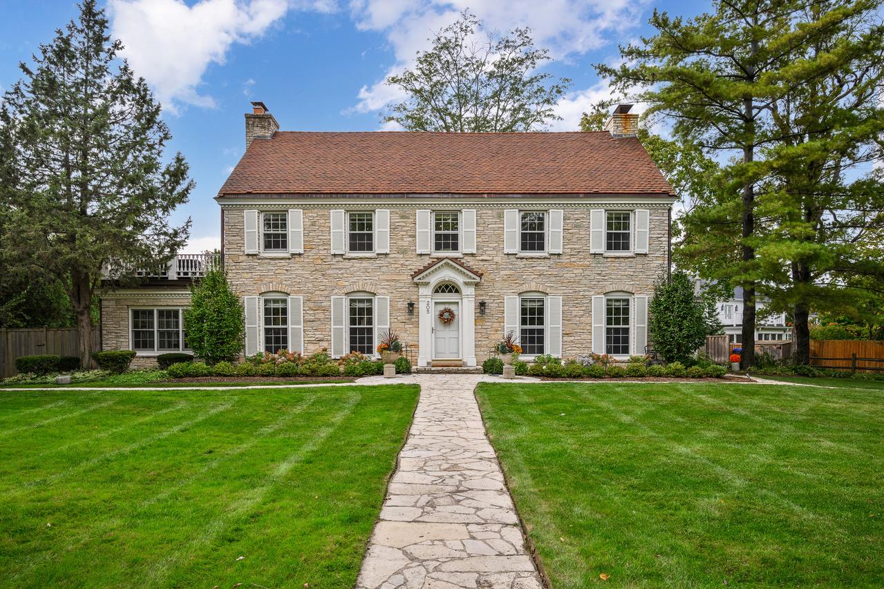 205 Scott Ave., Winnetka, IL 60093