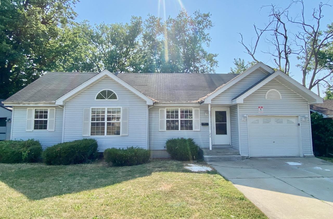 200 Durham Dr., Steger, IL 60475