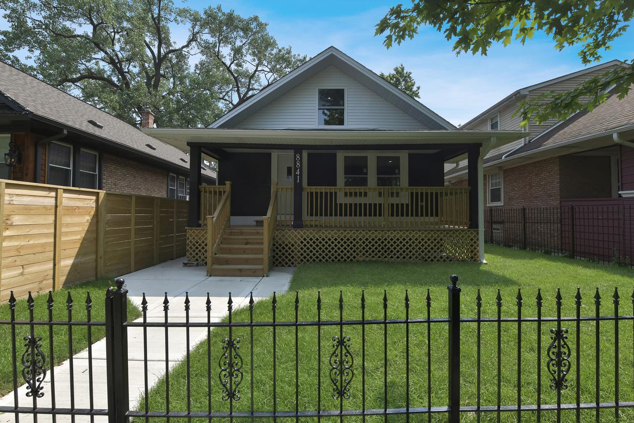 8841 S Elizabeth St., Chicago, IL 60620