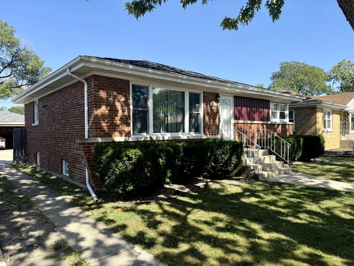 644 E 162nd St., South Holland, IL 60473