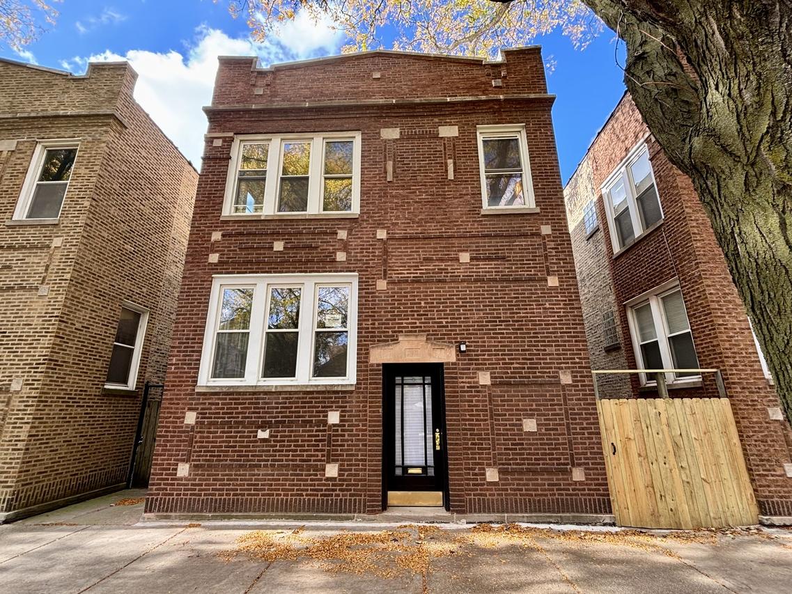 4148 N Richmond St., Chicago, IL 60618