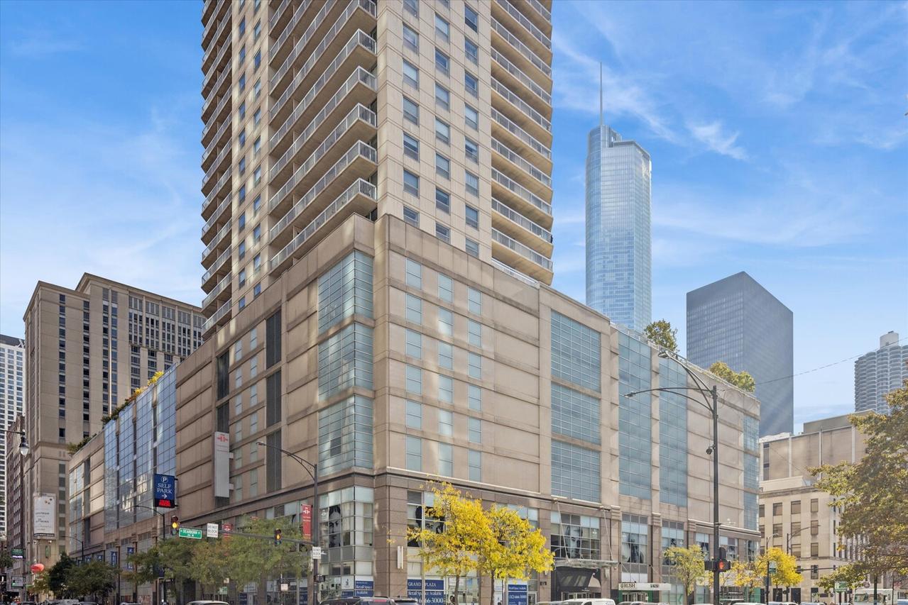 545 N Dearborn St. #3206, Chicago, IL 60654