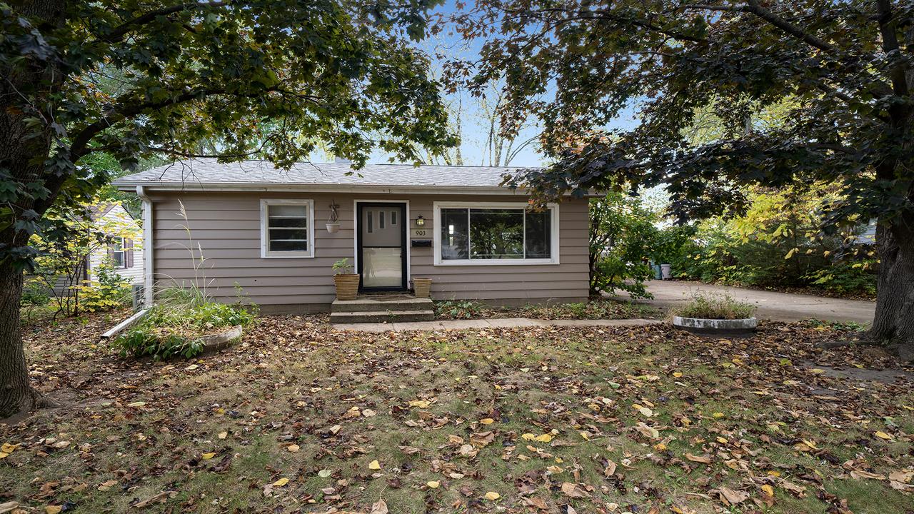 903 Merrill Ave., Loves Park, IL 61111