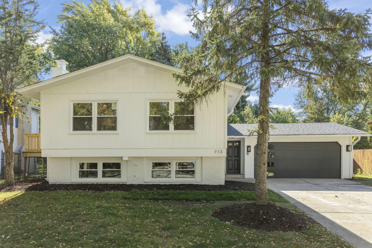 713 Ridgeview St., Downers Grove, IL 60516