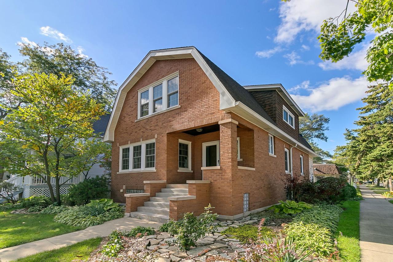 3002 Euclid Ave., Berwyn, IL 60402
