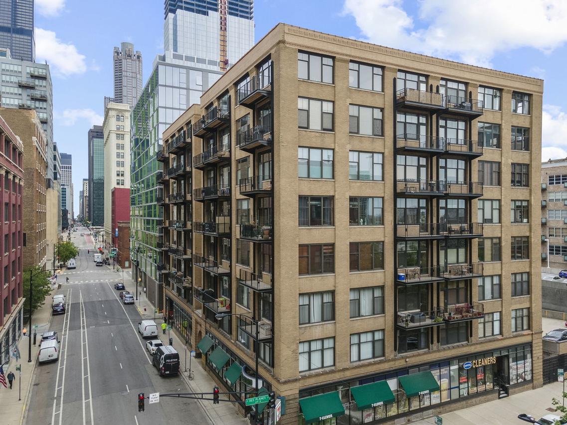 625 W Jackson Blvd. #411, Chicago, IL 60661