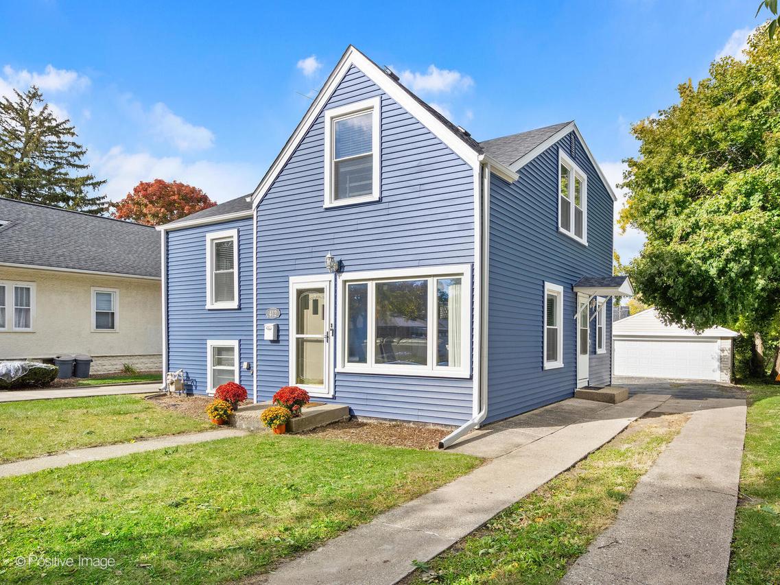 412 E Washington St., Villa Park, IL 60181