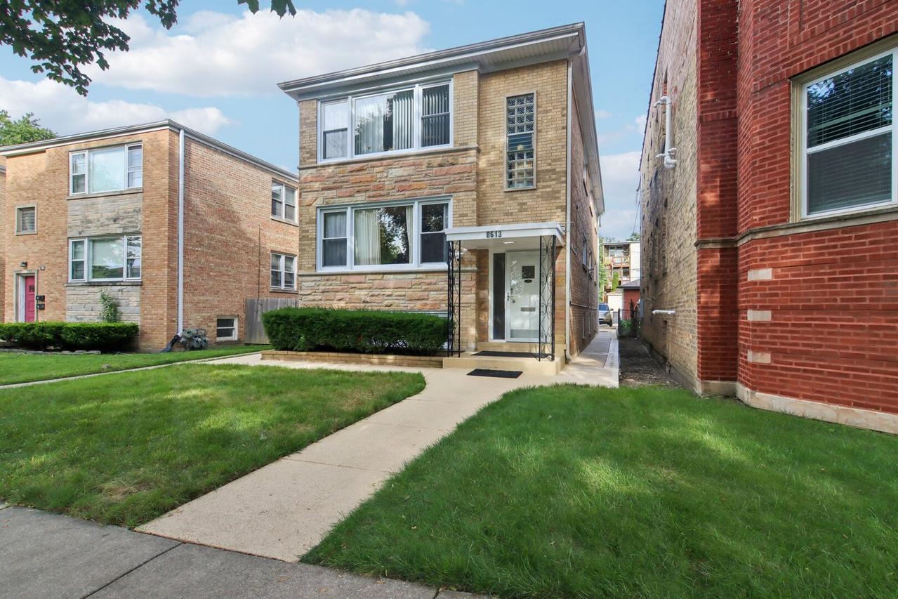 8613 Trumbull Ave., Skokie, IL 60076