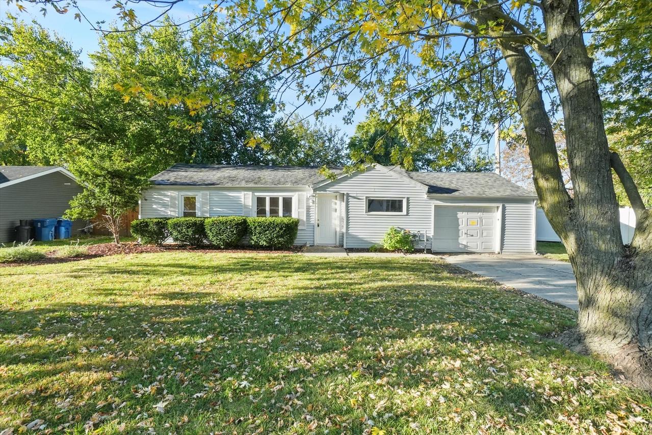 2325 University Ave., Crest Hill, IL 60403