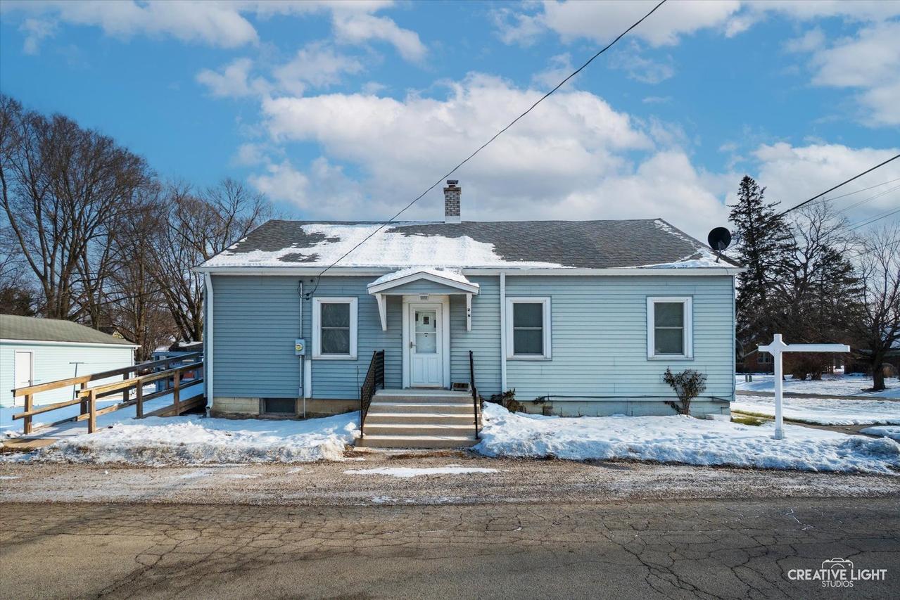 2 N Van Buren St., Newark, IL 60541