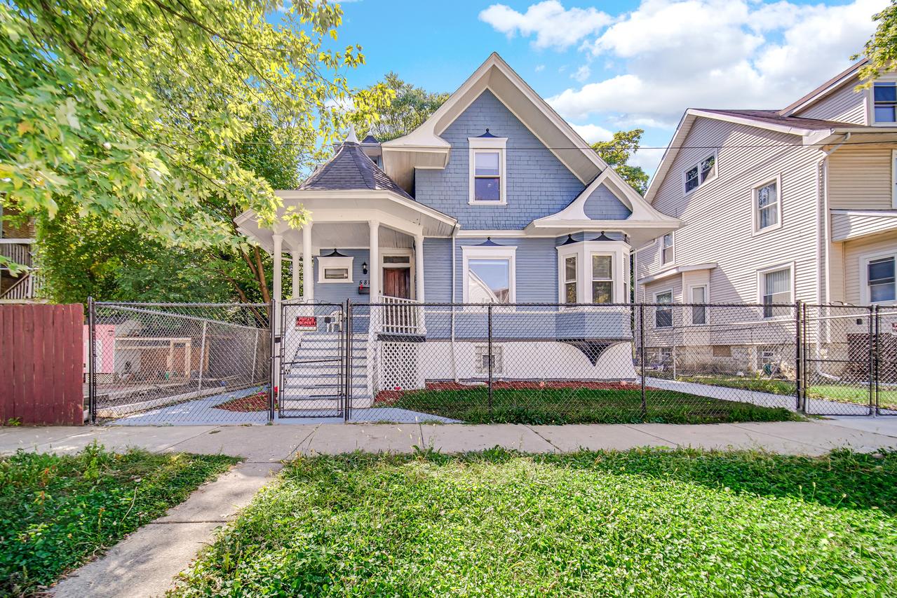 5815 W Fulton St., Chicago, IL 60644