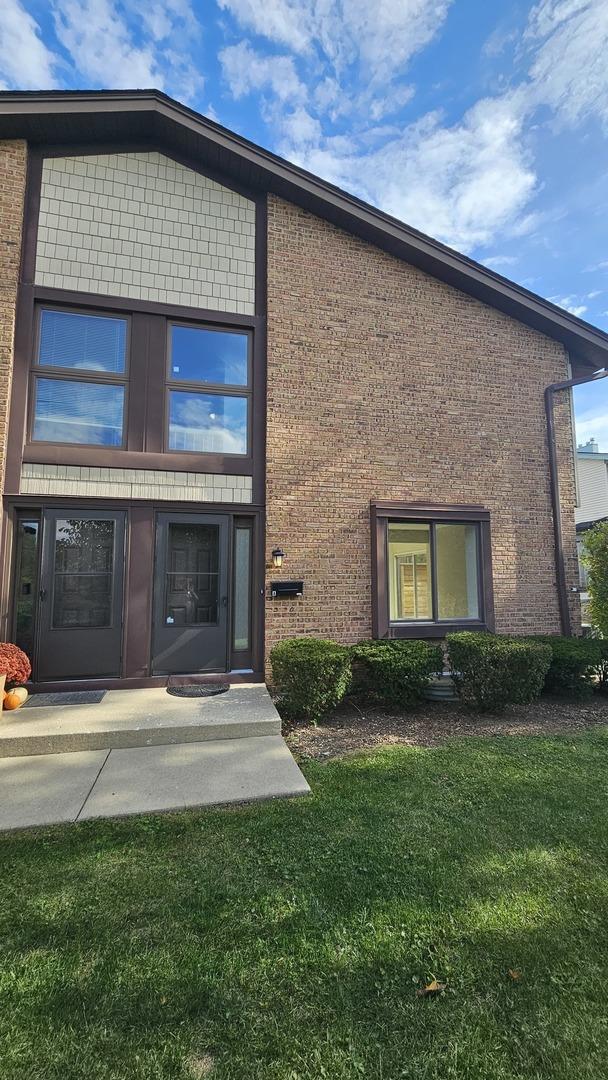 8234 Portsmouth Dr. #A, Darien, IL 60561