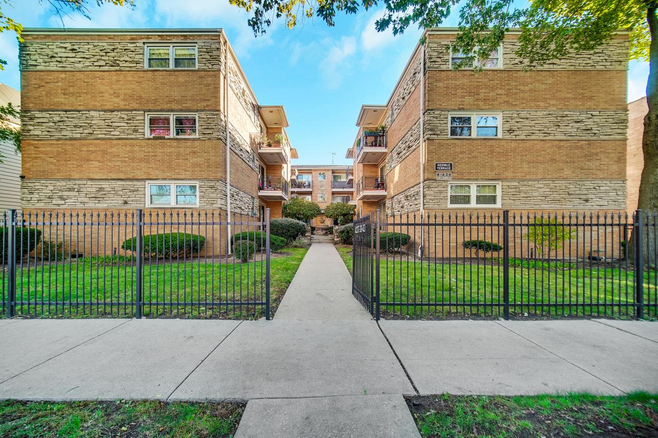4337 N Kedvale Ave. #206, Chicago, IL 60641