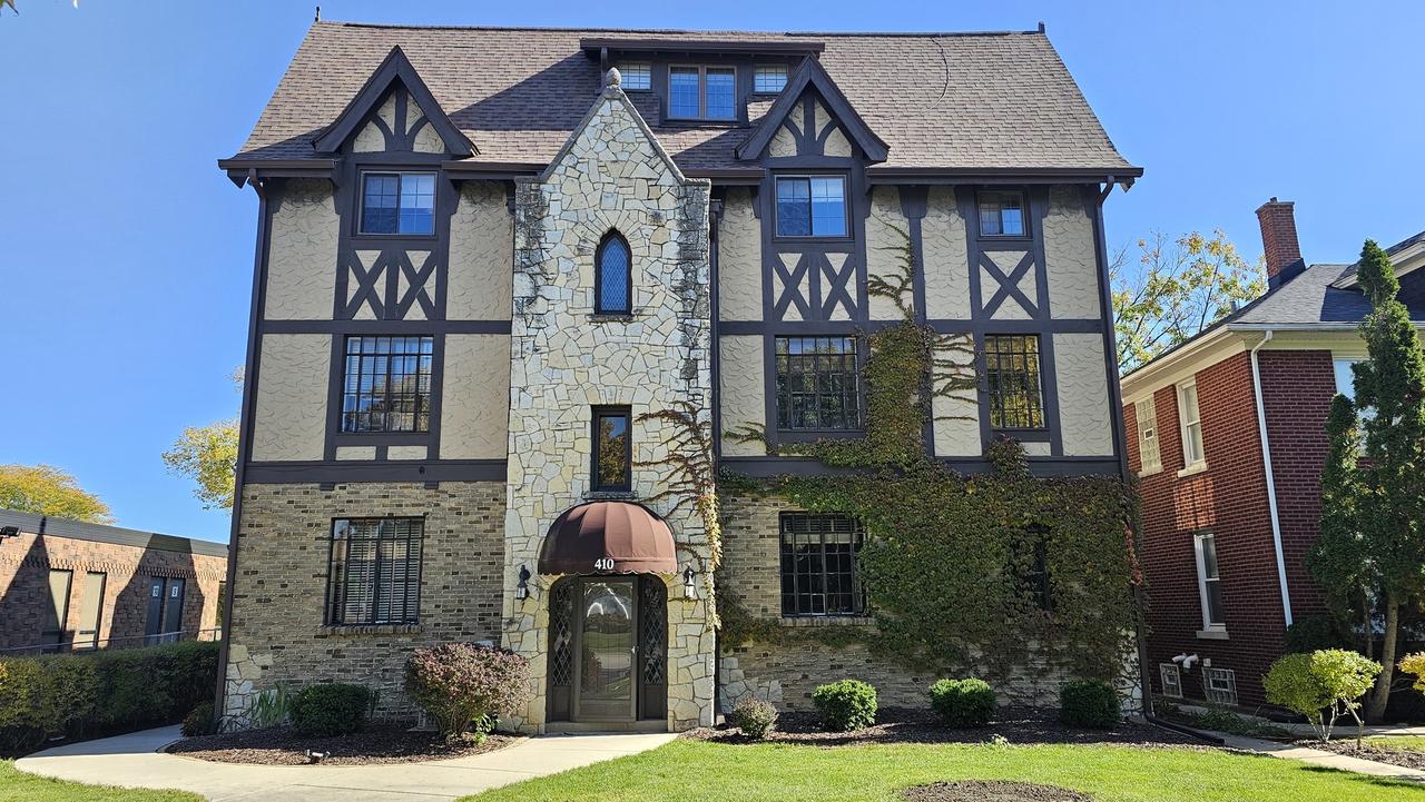 410 N Raynor Ave. #1W, Joliet, IL 60435