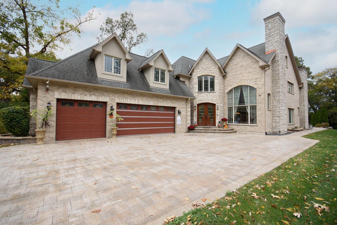 11226 Hiawatha Ln., Indian Head Park, IL 60525