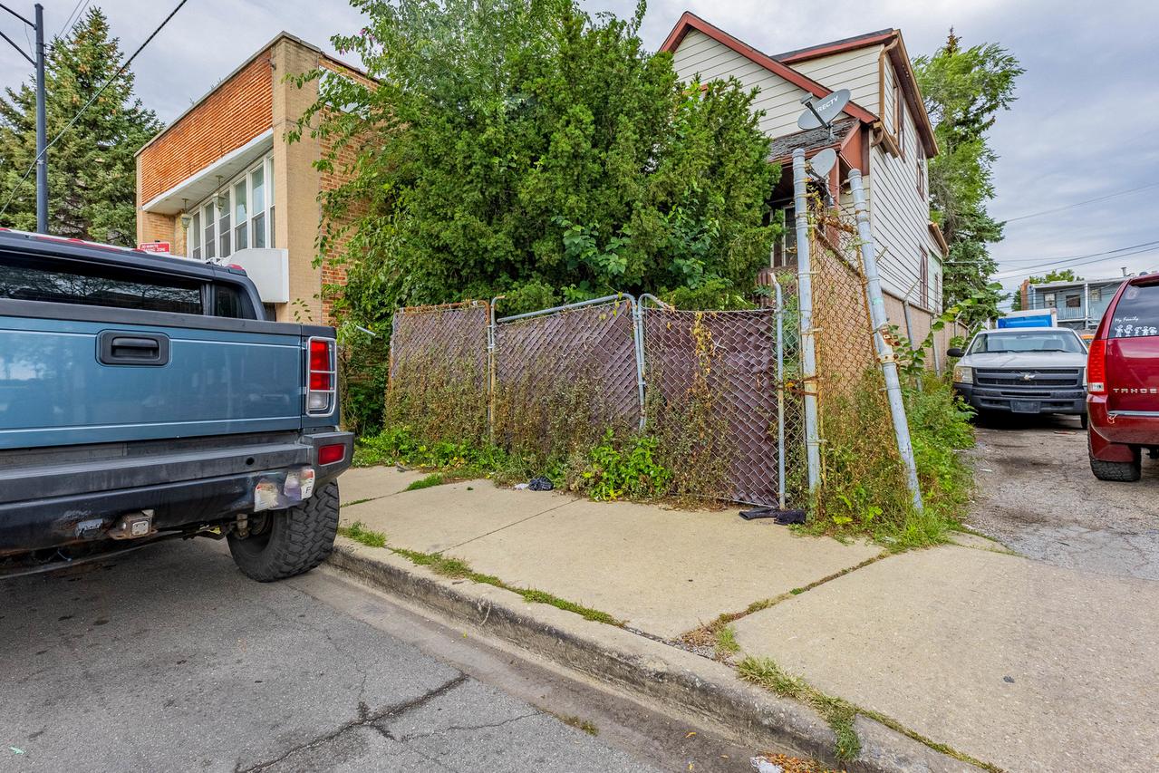 4324 W Division St., Chicago, IL 60651
