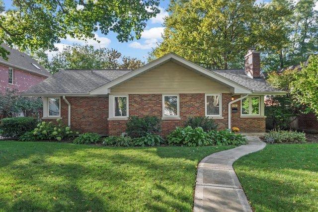 736 N Oak St., Hinsdale, IL 60521