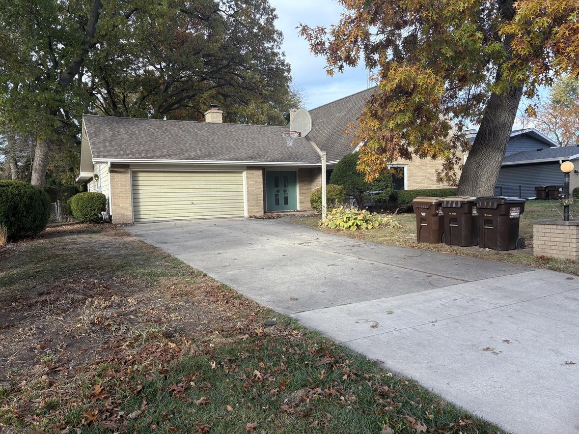 2032 W Laurel St., Freeport, IL 61032