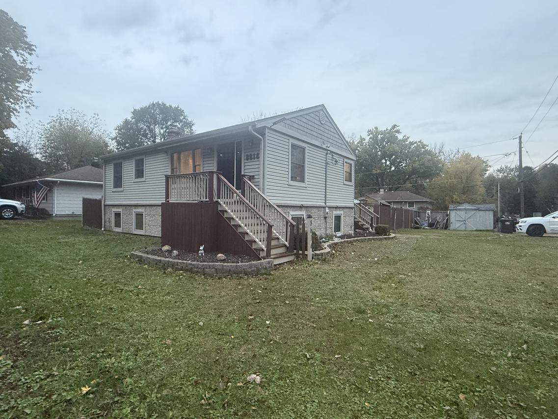 8614 Lakeview Ave., Crystal Lake, IL 60014