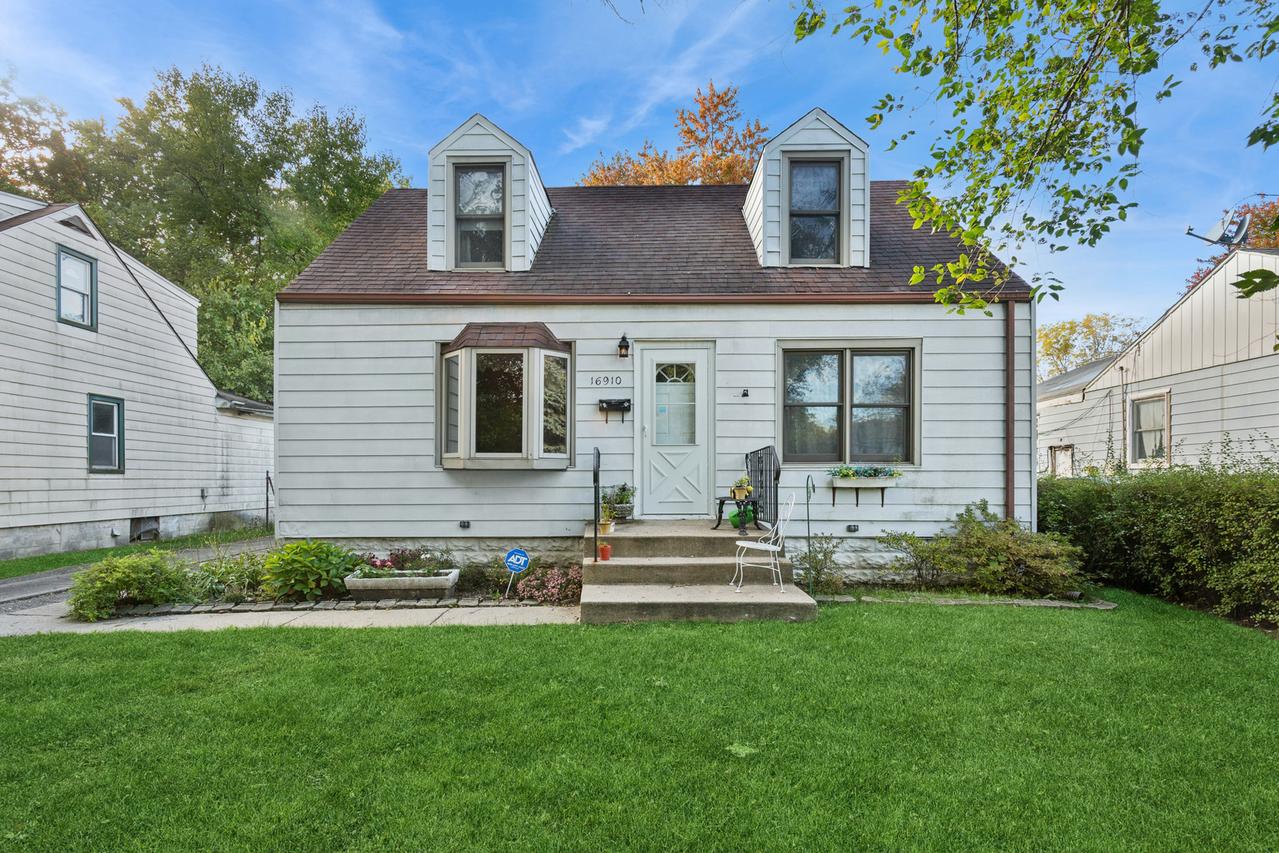 16910 Head Ave., Hazel Crest, IL 60429