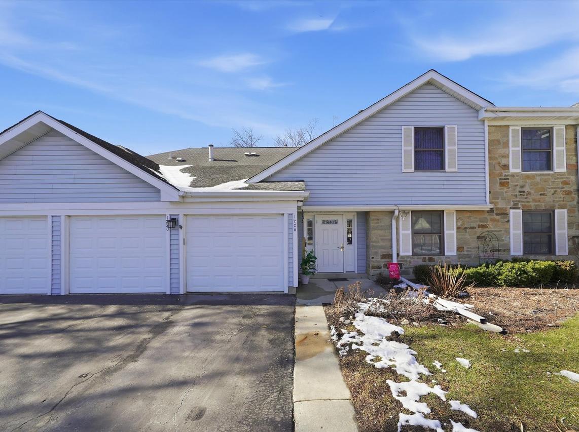 1220 Plum Tree Ct. #2D, Schaumburg, IL 60193