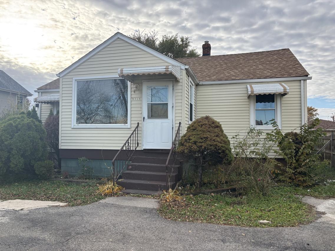 9326 Greenwood Ave., Des Plaines, IL 60016