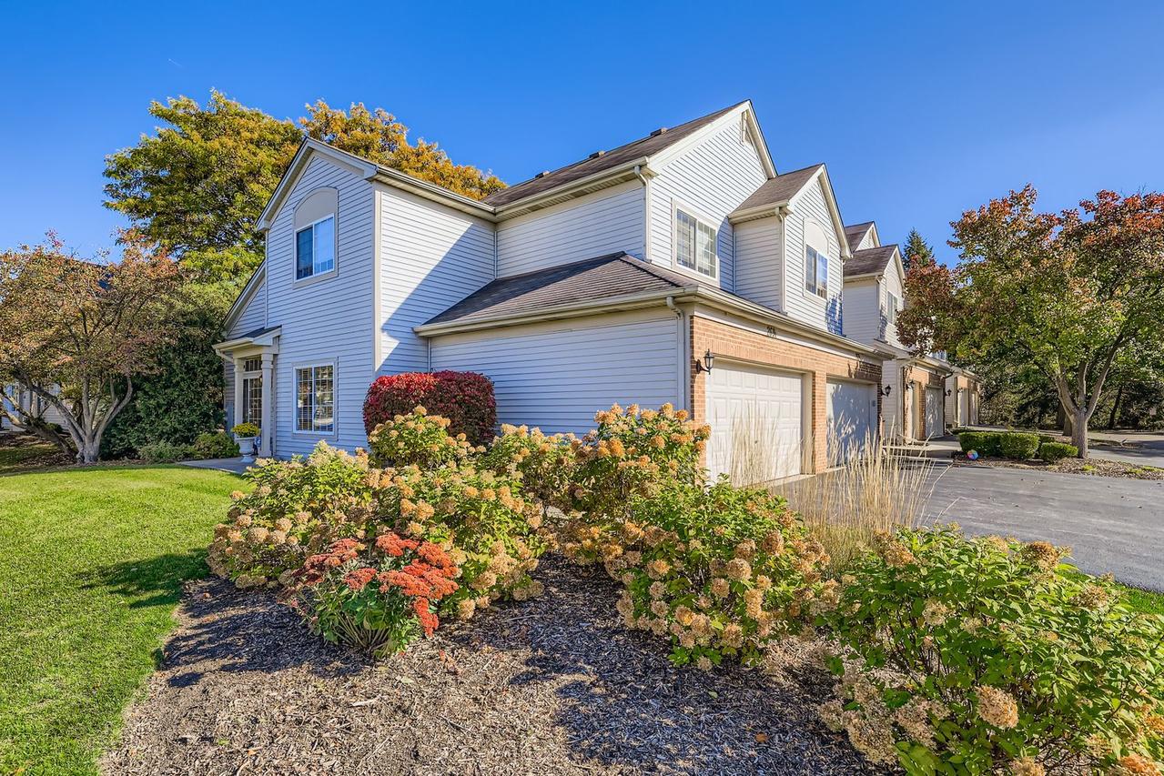 269 Nicole Dr. #A, South Elgin, IL 60177