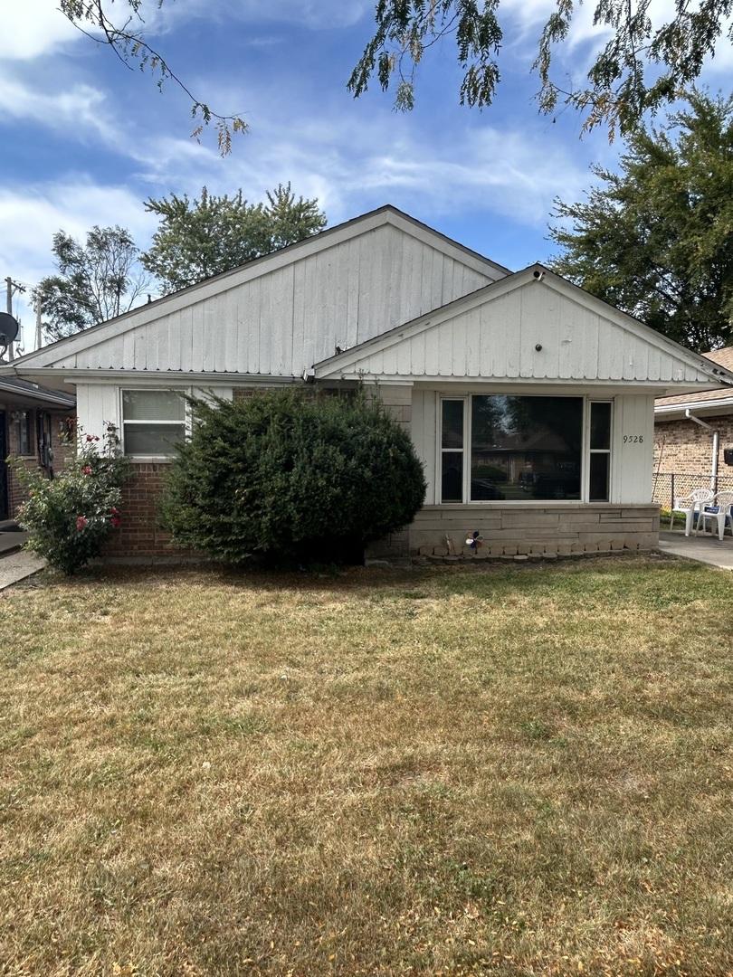 9528 S Bennett Ave., Chicago, IL 60617