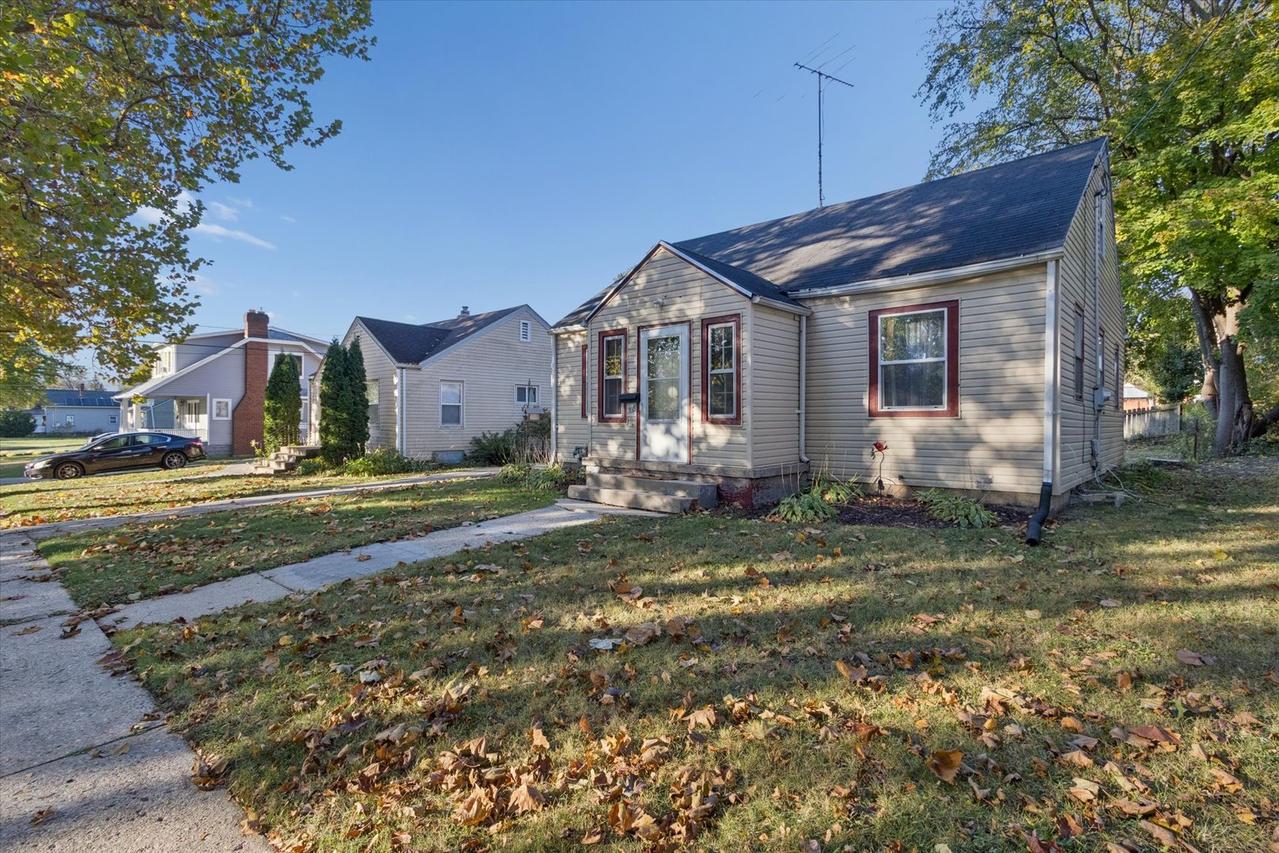 305 Foster Ave., Rockford, IL 61102