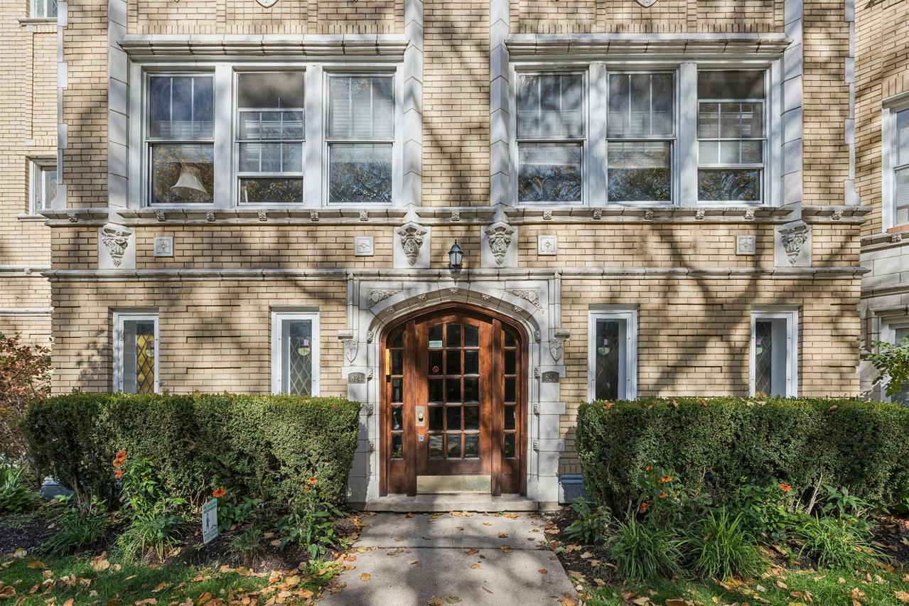 822 Washington Blvd. #3, Oak Park, IL 60302